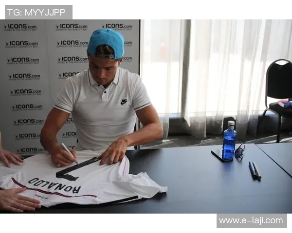 全球顶级球星签名足球收藏品解析与价值评估 全球顶级球星签名足球收藏品解析与价值评估